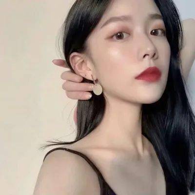 运动员退役后的生活有多寒酸？这个女大学生给出了答案：平时将1块钱掰成两半花！